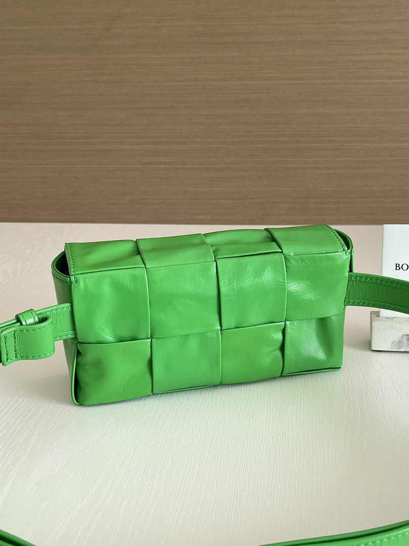 Bottega Veneta Cassette Belt Bag 651053 Lambskin Light Green