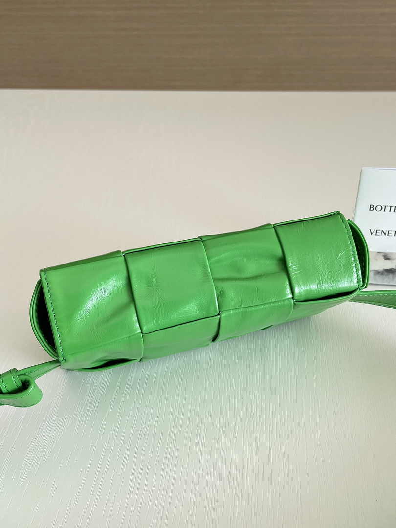Bottega Veneta Cassette Belt Bag 651053 Lambskin Light Green