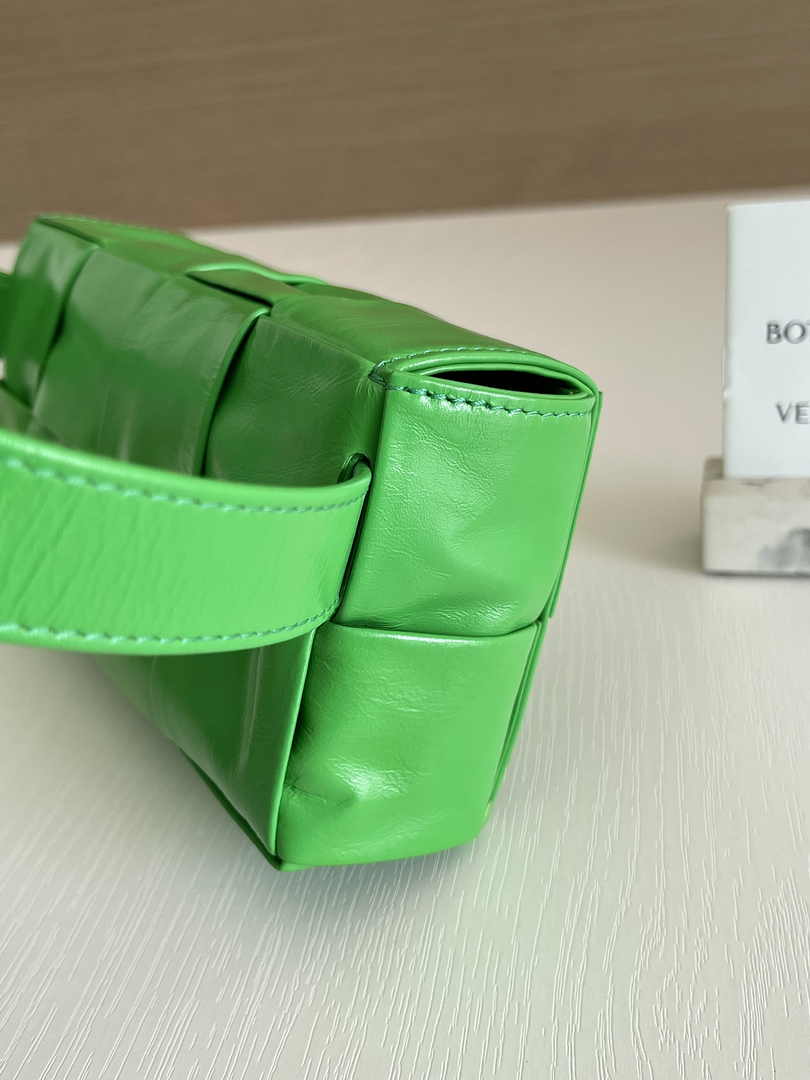 Bottega Veneta Cassette Belt Bag 651053 Lambskin Light Green
