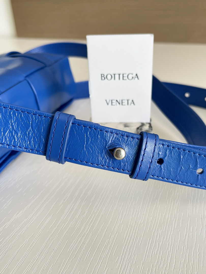 Bottega Veneta Cassette Belt Bag 651053 Lambskin Blue