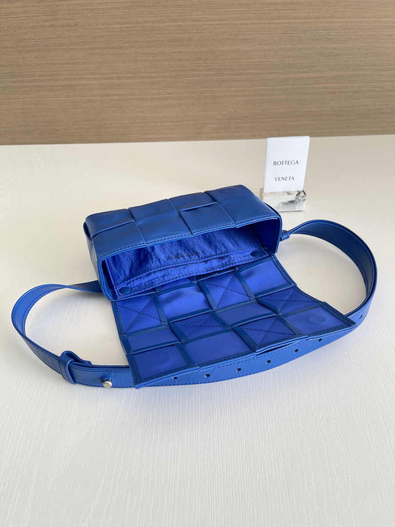 Bottega Veneta Cassette Belt Bag 651053 Lambskin Blue
