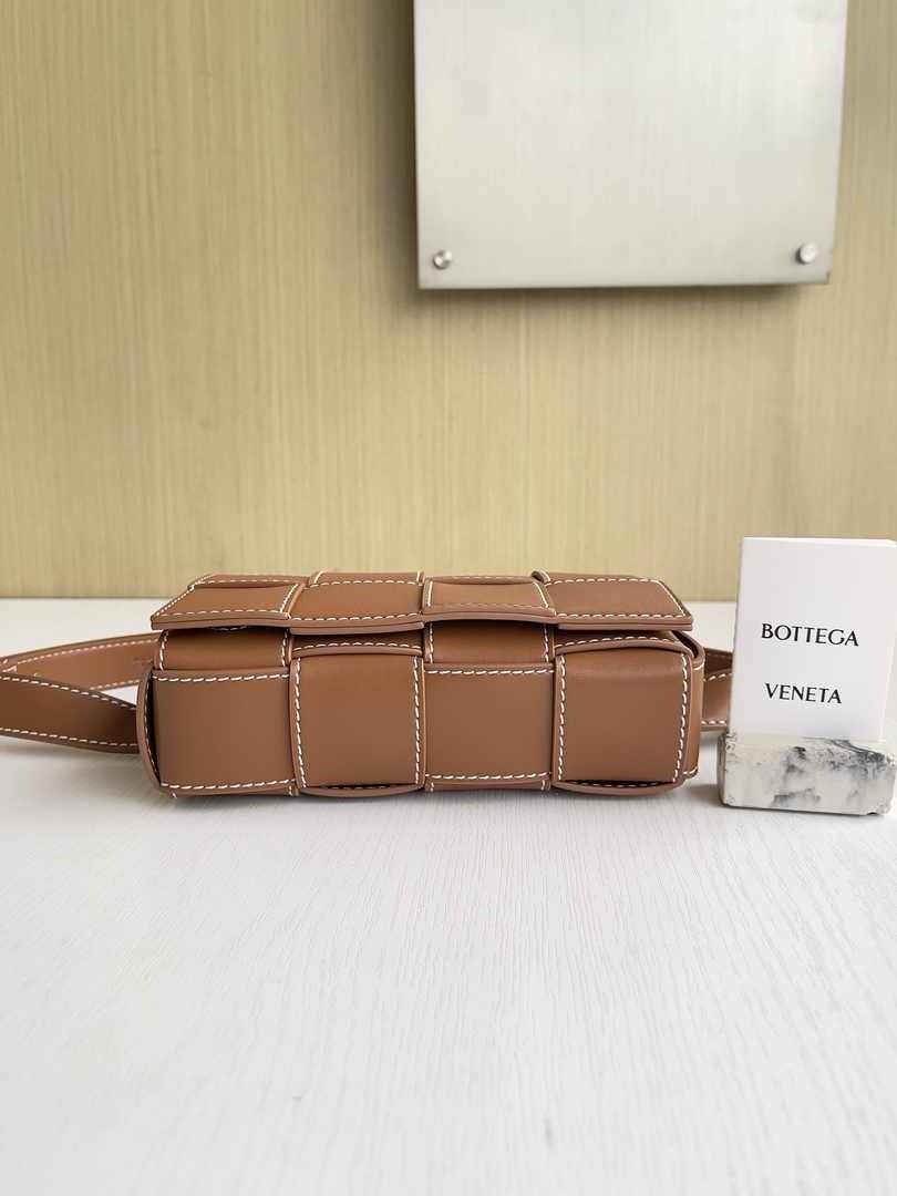 Bottega Veneta Cassette Belt Bag 738000 Lambskin Brown