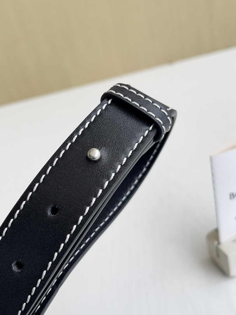 Bottega Veneta Cassette Belt Bag 738000 Lambskin Black