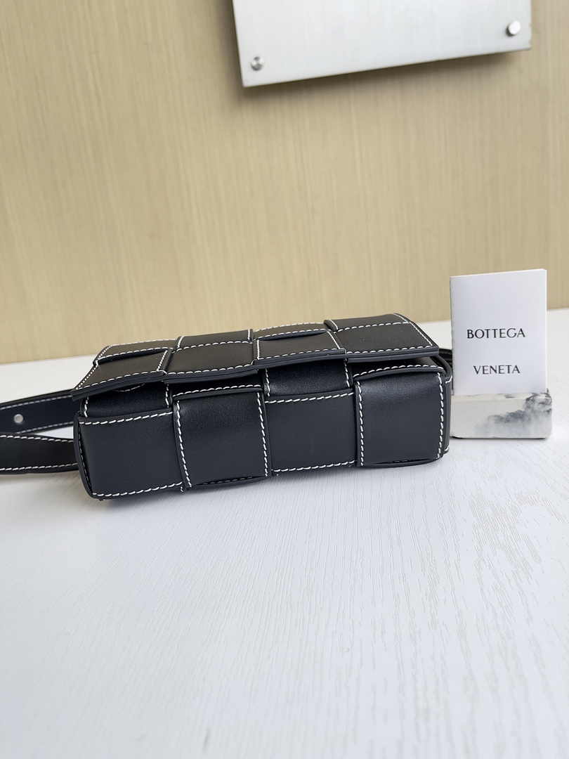 Bottega Veneta Cassette Belt Bag 738000 Lambskin Black