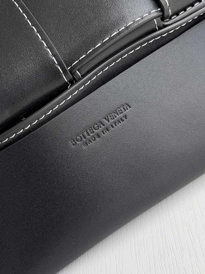 Bottega Veneta Cassette Belt Bag 738000 Lambskin Black