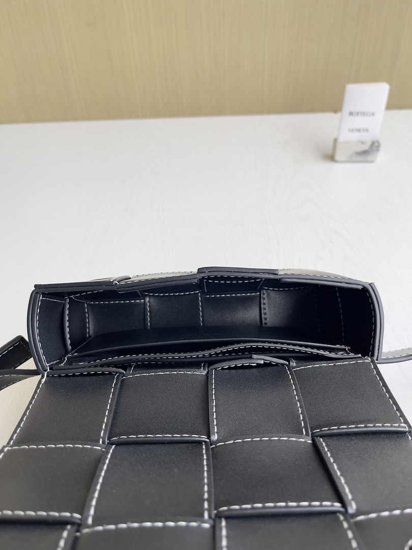 Bottega Veneta Cassette Belt Bag 738000 Lambskin Black