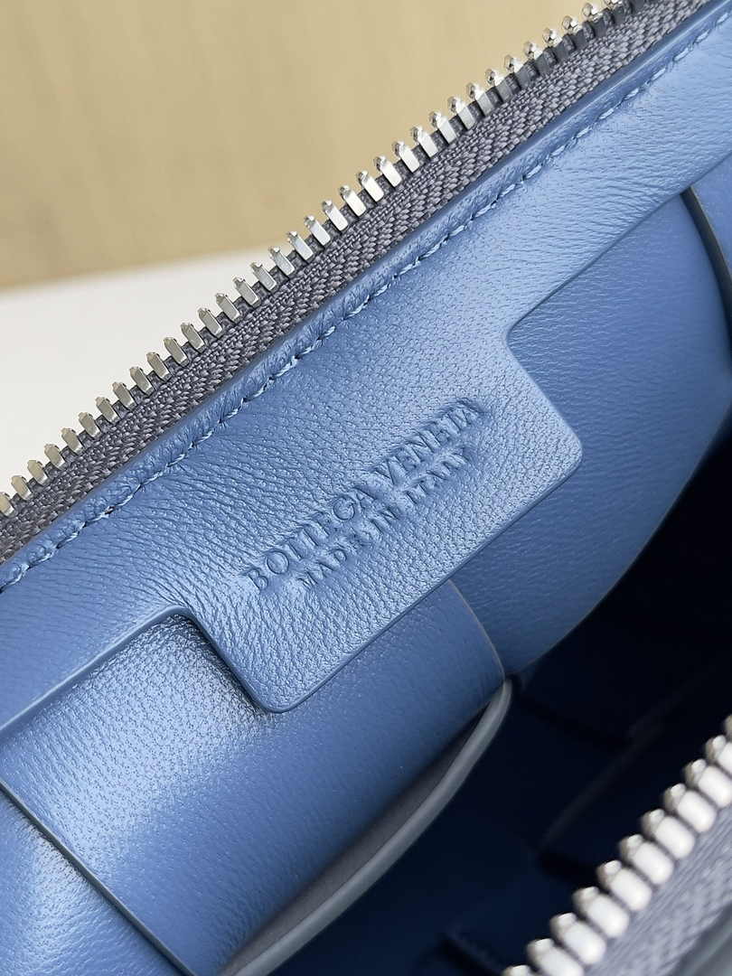Bottega Veneta Cassette Camera Bag 730027 Gray Calfskin