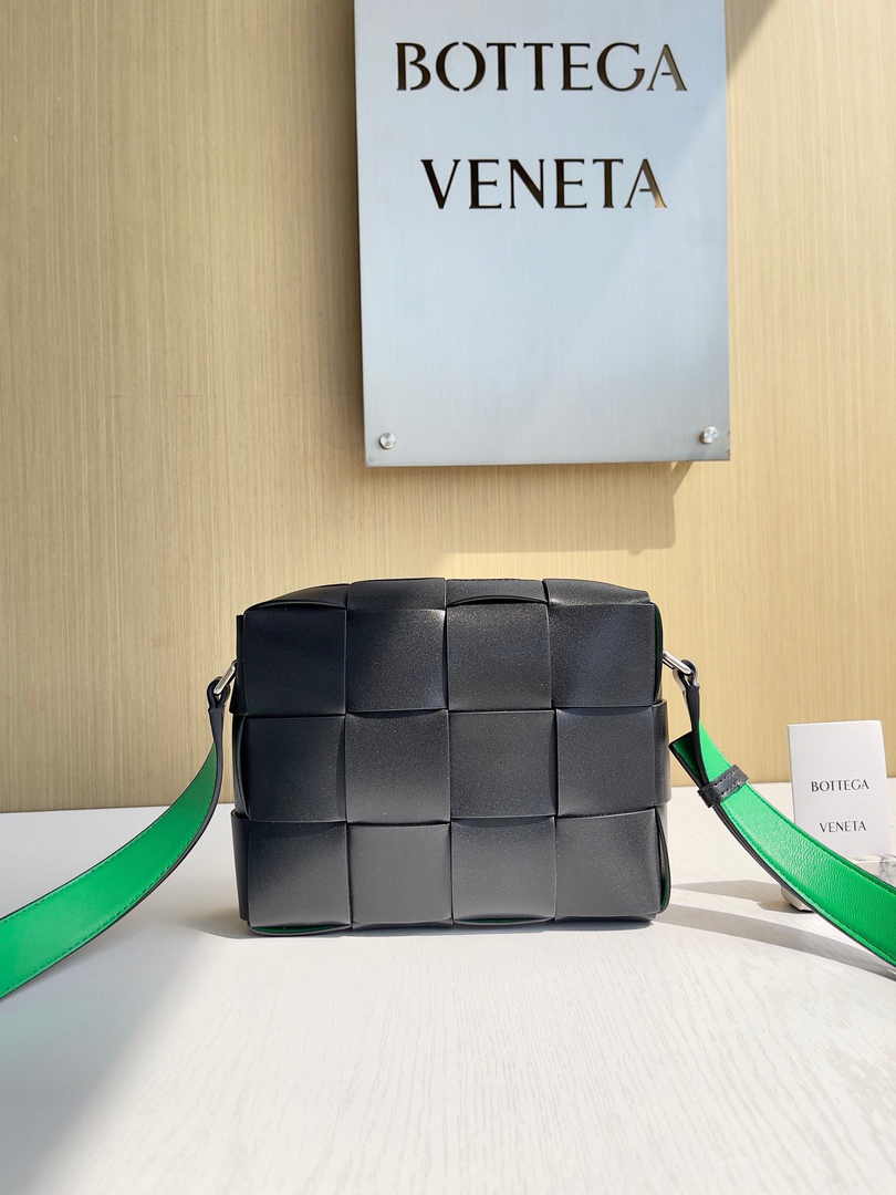 Bottega Veneta Cassette Camera Bag 730027 Black Calfskin