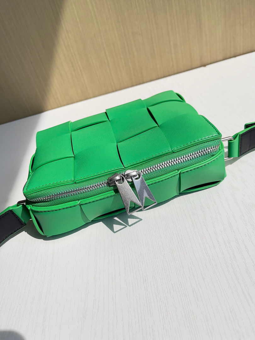 Bottega Veneta Cassette Camera Bag 730027 Calfskin Green