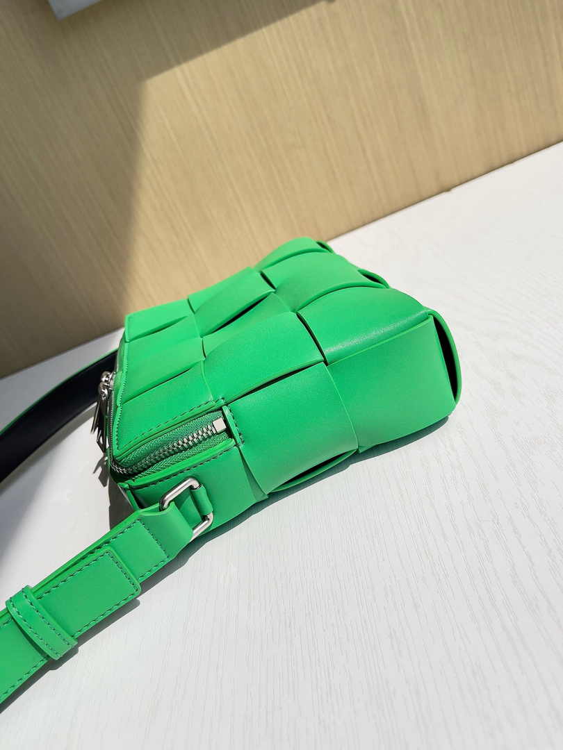 Bottega Veneta Cassette Camera Bag 730027 Calfskin Green