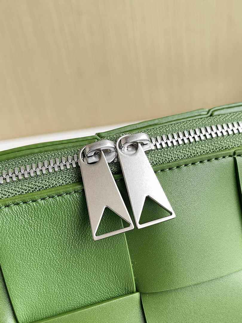 Bottega Veneta Cassette Camera Bag 730027 Calfskin Dark Green