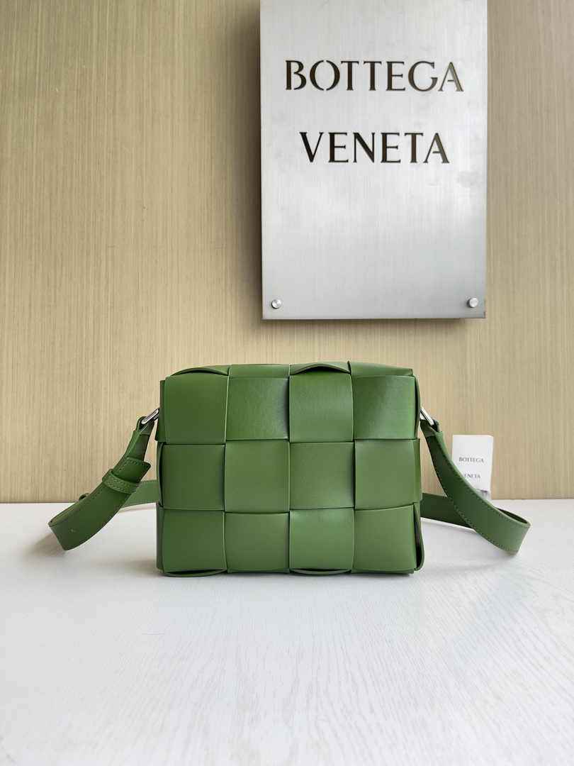 Bottega Veneta Cassette Camera Bag 730027 Calfskin Dark Green