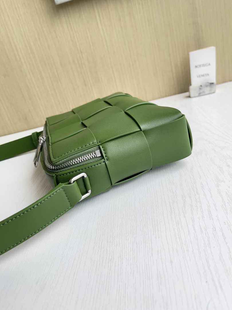 Bottega Veneta Cassette Camera Bag 730027 Calfskin Dark Green