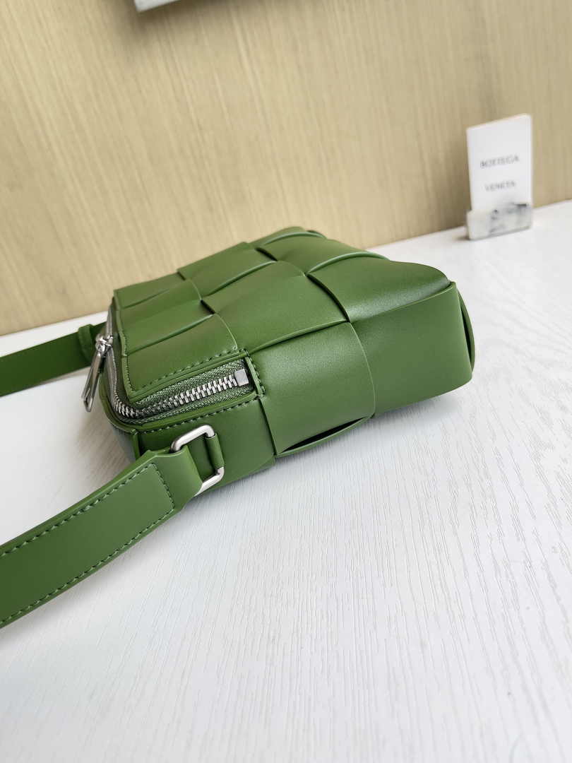 Bottega Veneta Cassette Camera Bag 730027 Calfskin Dark Green