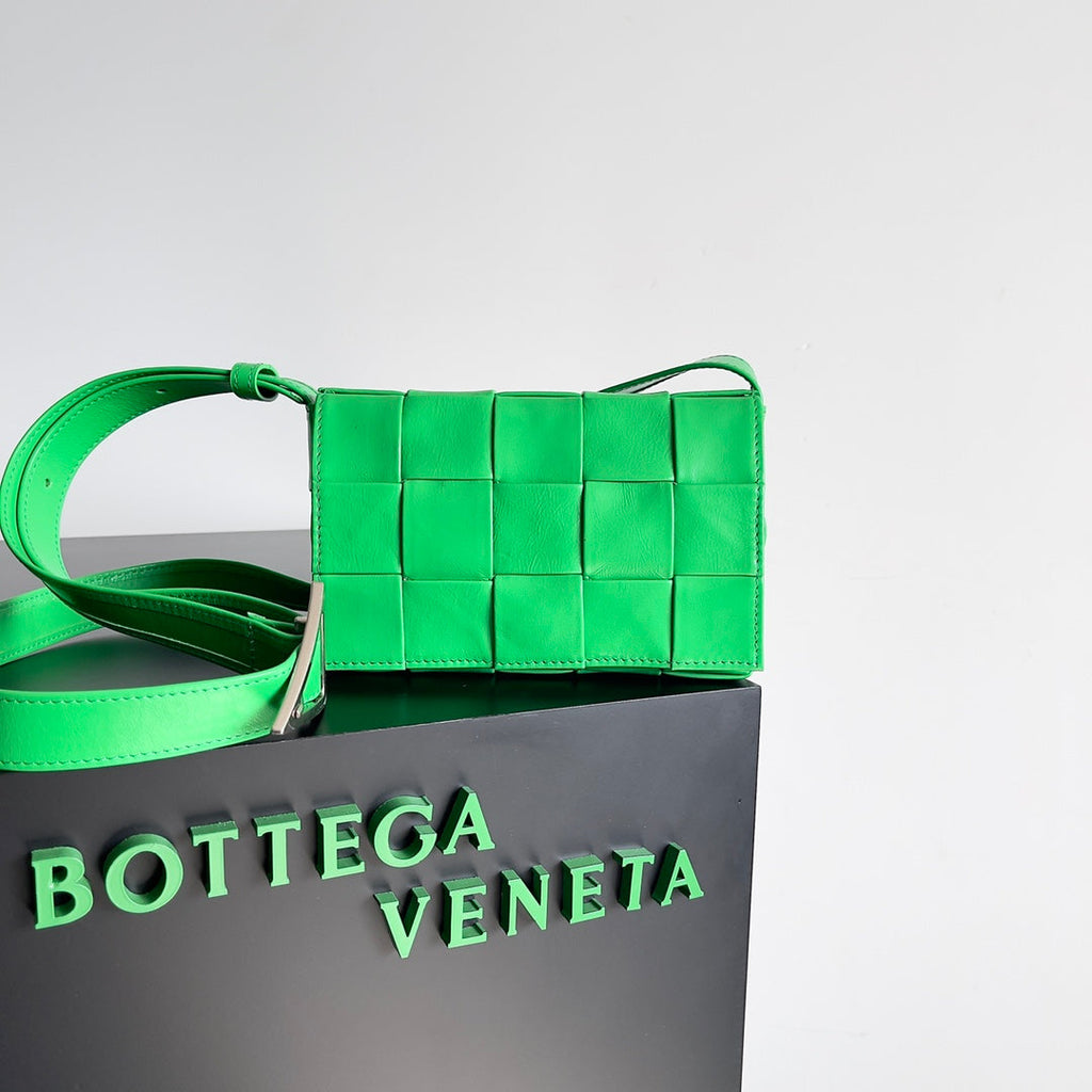 Bottega Veneta Cassette Small 717587 Lambskin Green