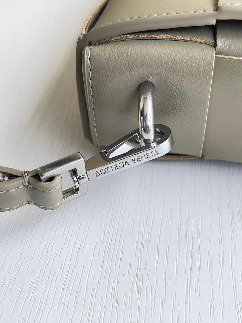 Bottega Veneta Cassette With Versatile Strap 741777 Calfskin Light Gray