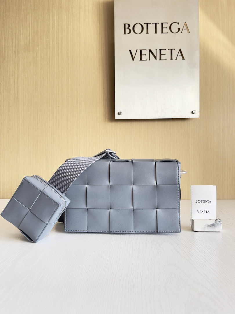 Bottega Veneta Cassette With Versatile Strap 741777 Calfskin Gray
