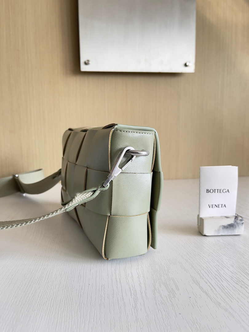 Bottega Veneta Cassette With Versatile Strap 741777 Calfskin Light Green