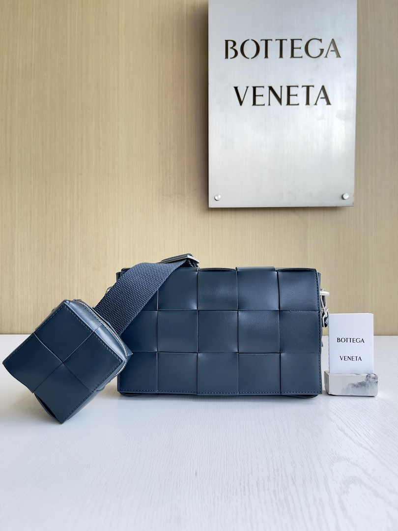 Bottega Veneta Cassette With Versatile Strap 741777 Calfskin Navy Blue