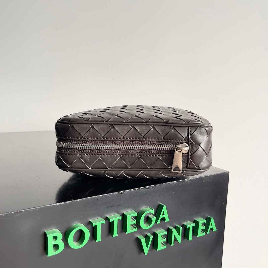 Bottega Veneta Intrecciato Large Organizer 765804 Calfskin Brown