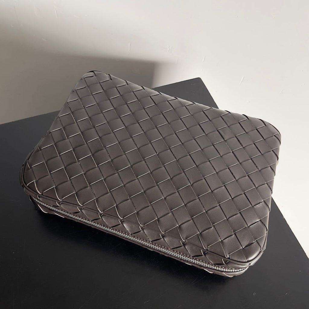 Bottega Veneta Intrecciato Large Organizer 765804 Calfskin Brown