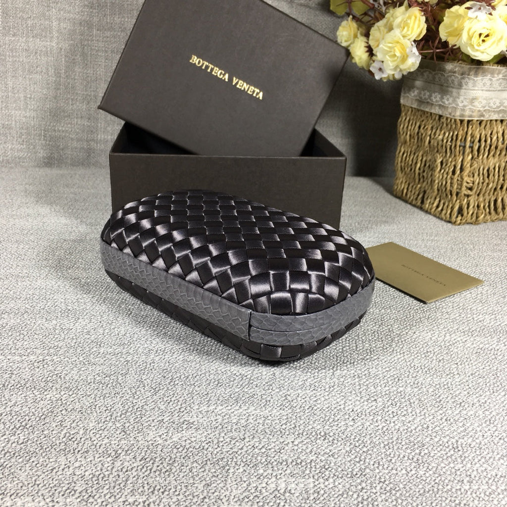 Bottega Veneta Knot 717622 Silk Silver Gray