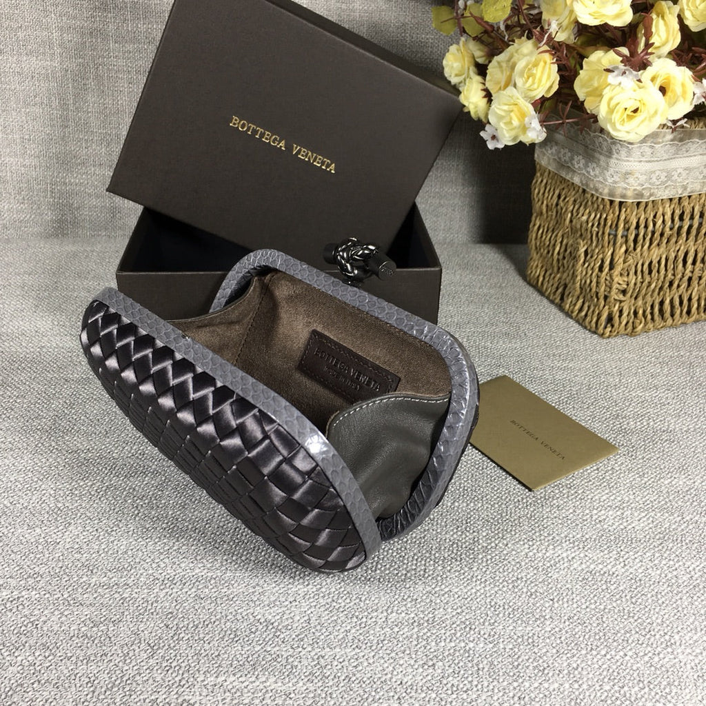 Bottega Veneta Knot 717622 Silk Silver Gray