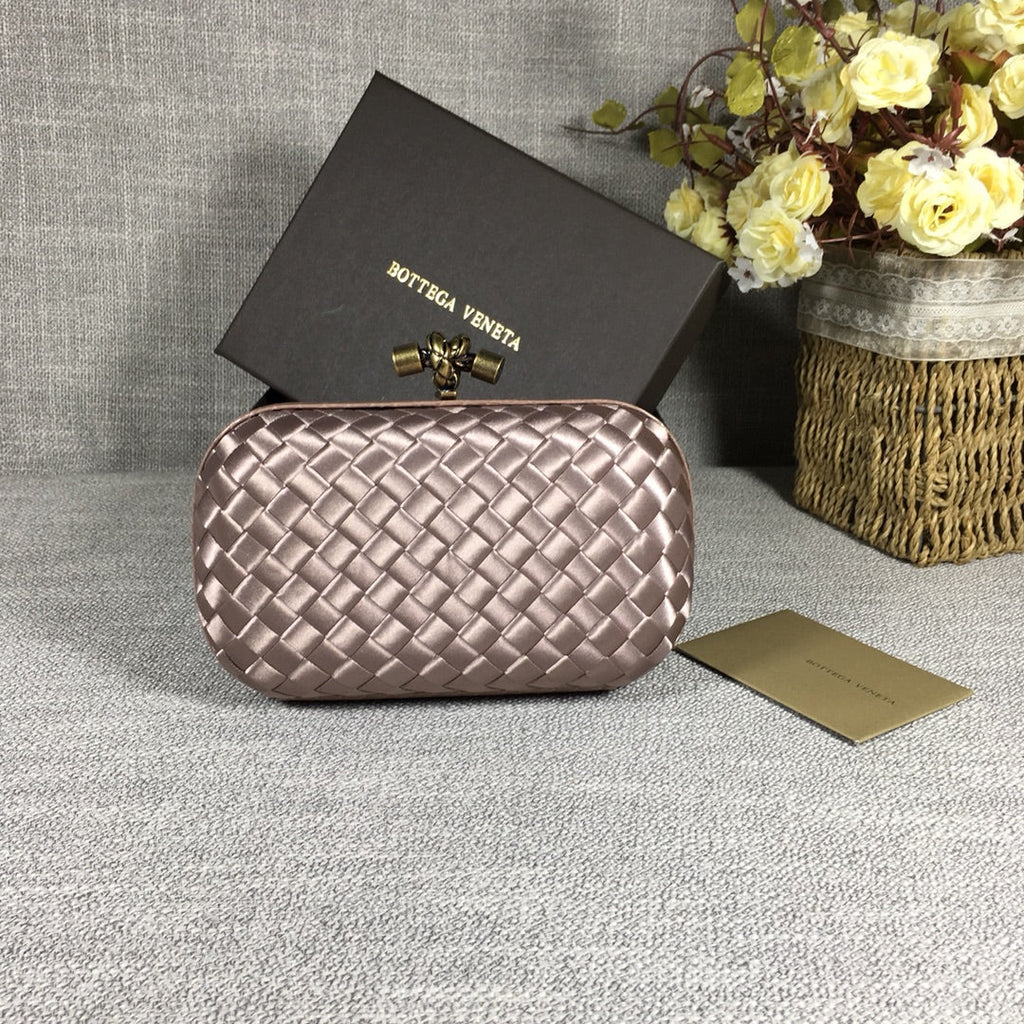 Bottega Veneta Knot 717622 Silk Beige