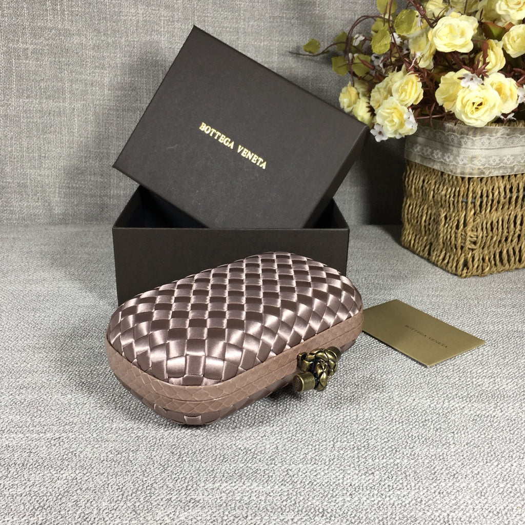 Bottega Veneta Knot 717622 Silk Beige