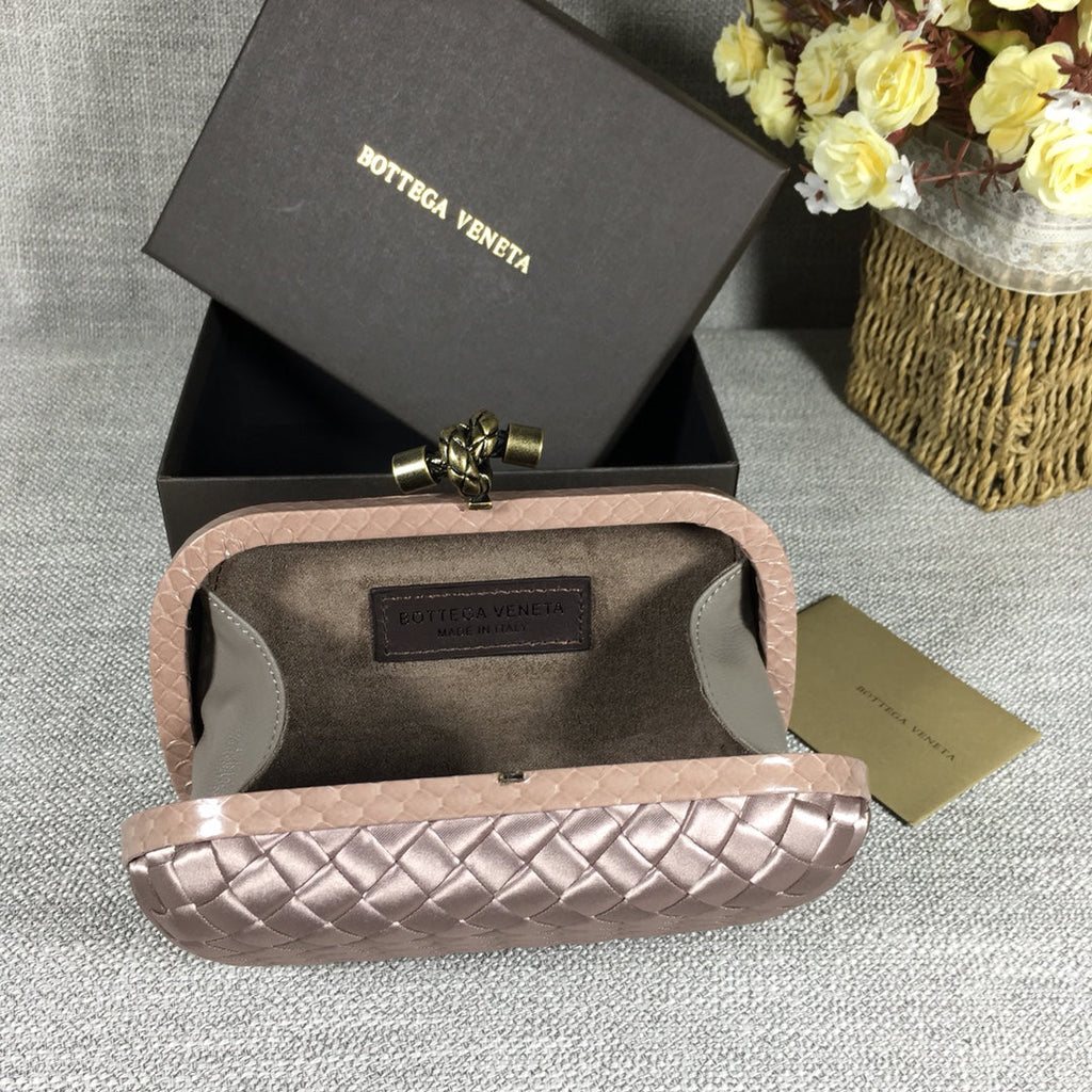 Bottega Veneta Knot 717622 Silk Beige