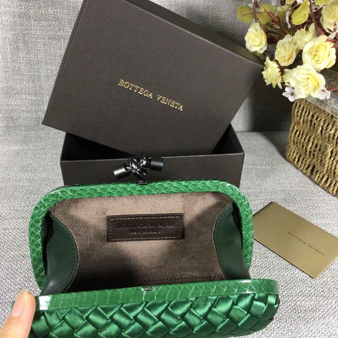 Bottega Veneta Knot 717622 Silk Green