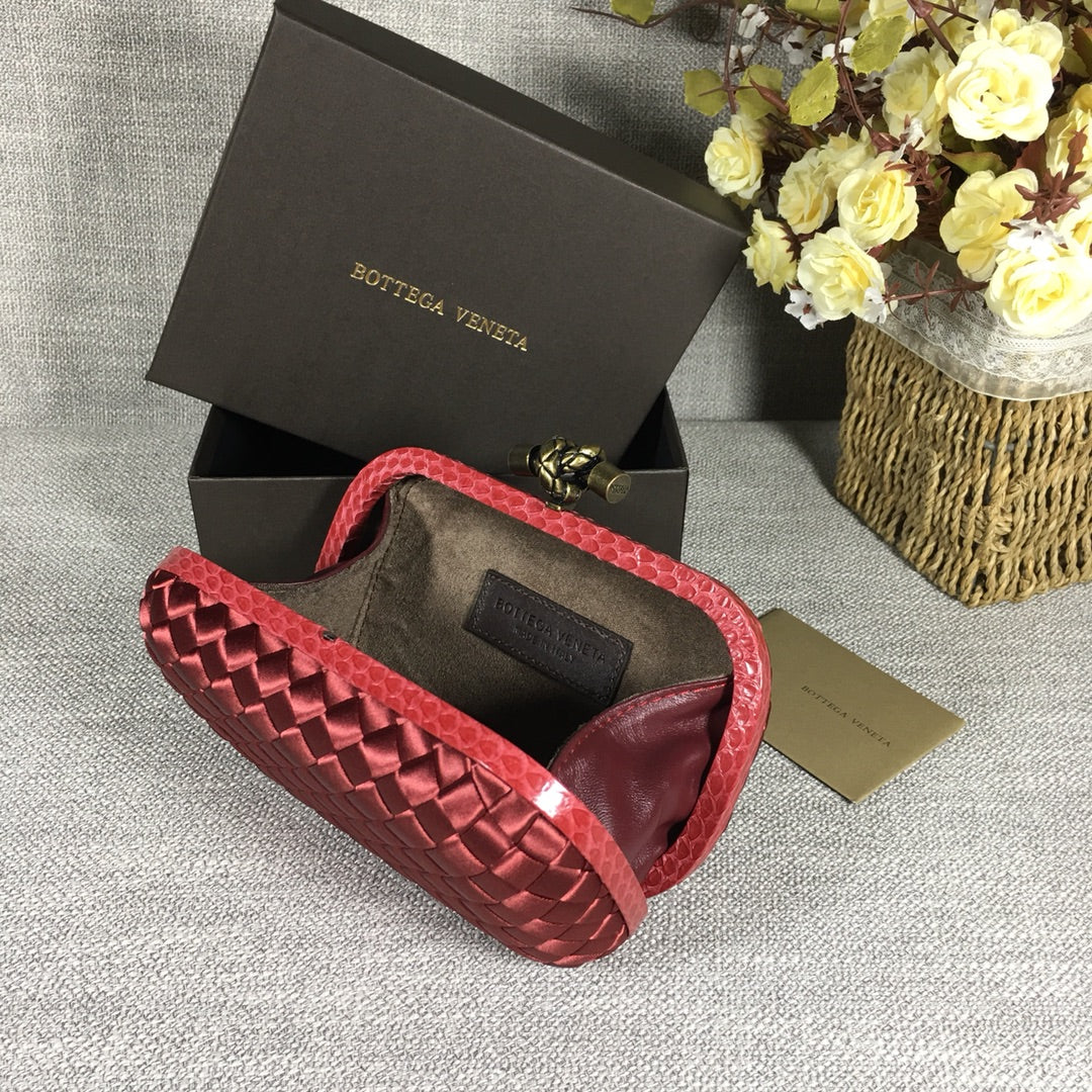 Bottega Veneta Knot 717622 Silk Red