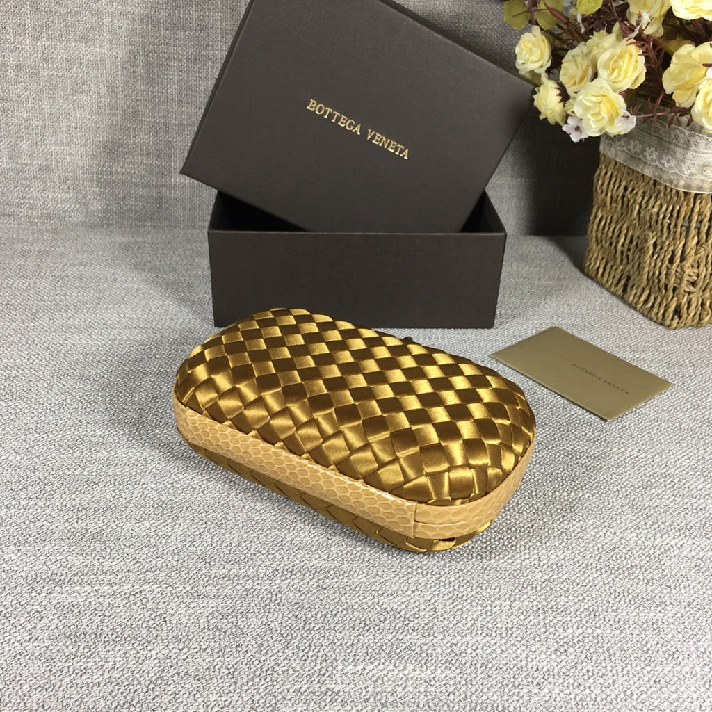 Bottega Veneta Knot 717622 Silk Gold