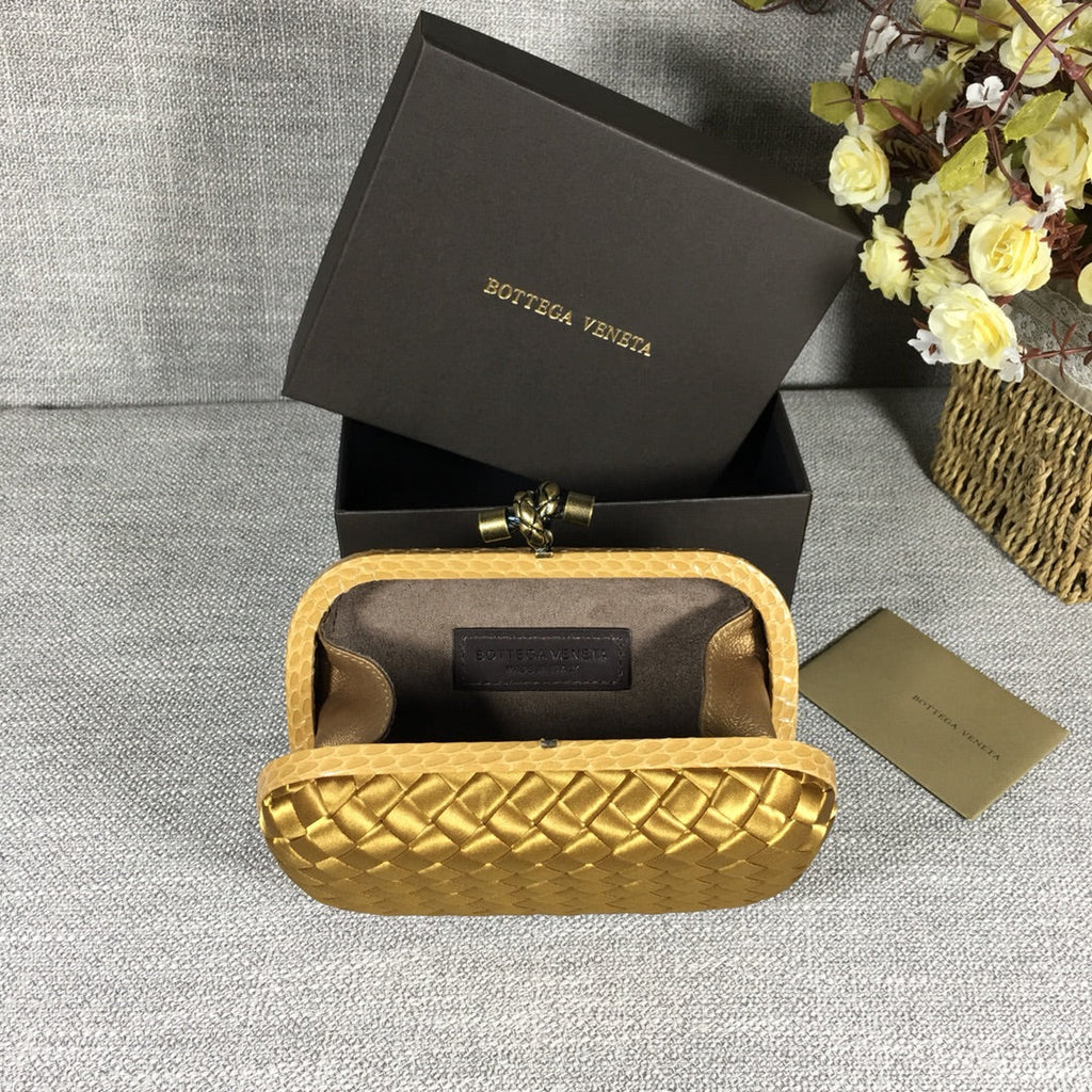 Bottega Veneta Knot 717622 Silk Gold