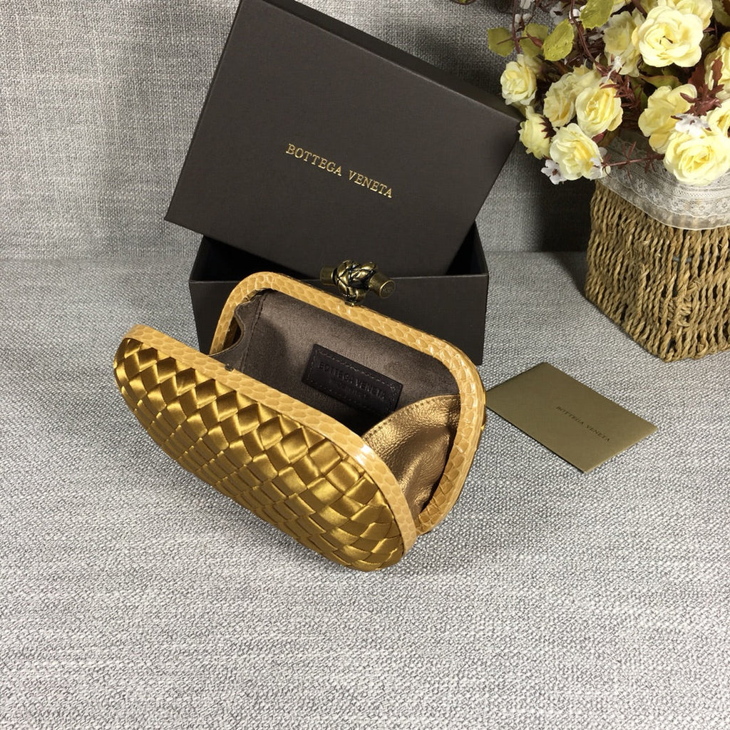 Bottega Veneta Knot 717622 Silk Gold