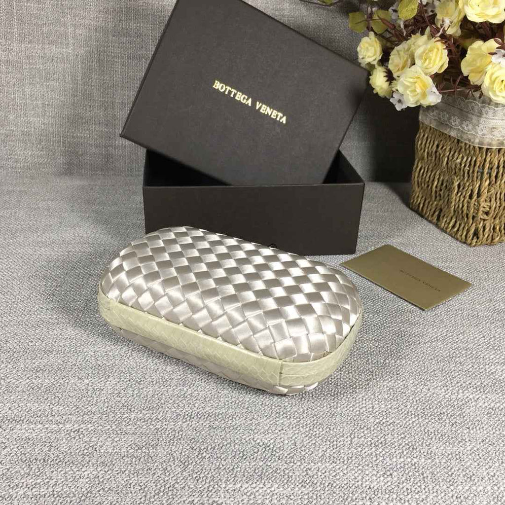 Bottega Veneta Knot 717622 Silk White