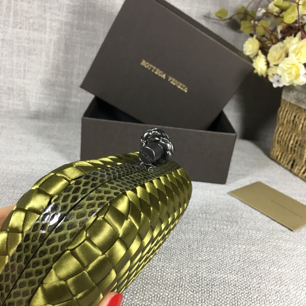 Bottega Veneta Knot 717622 Silk Green