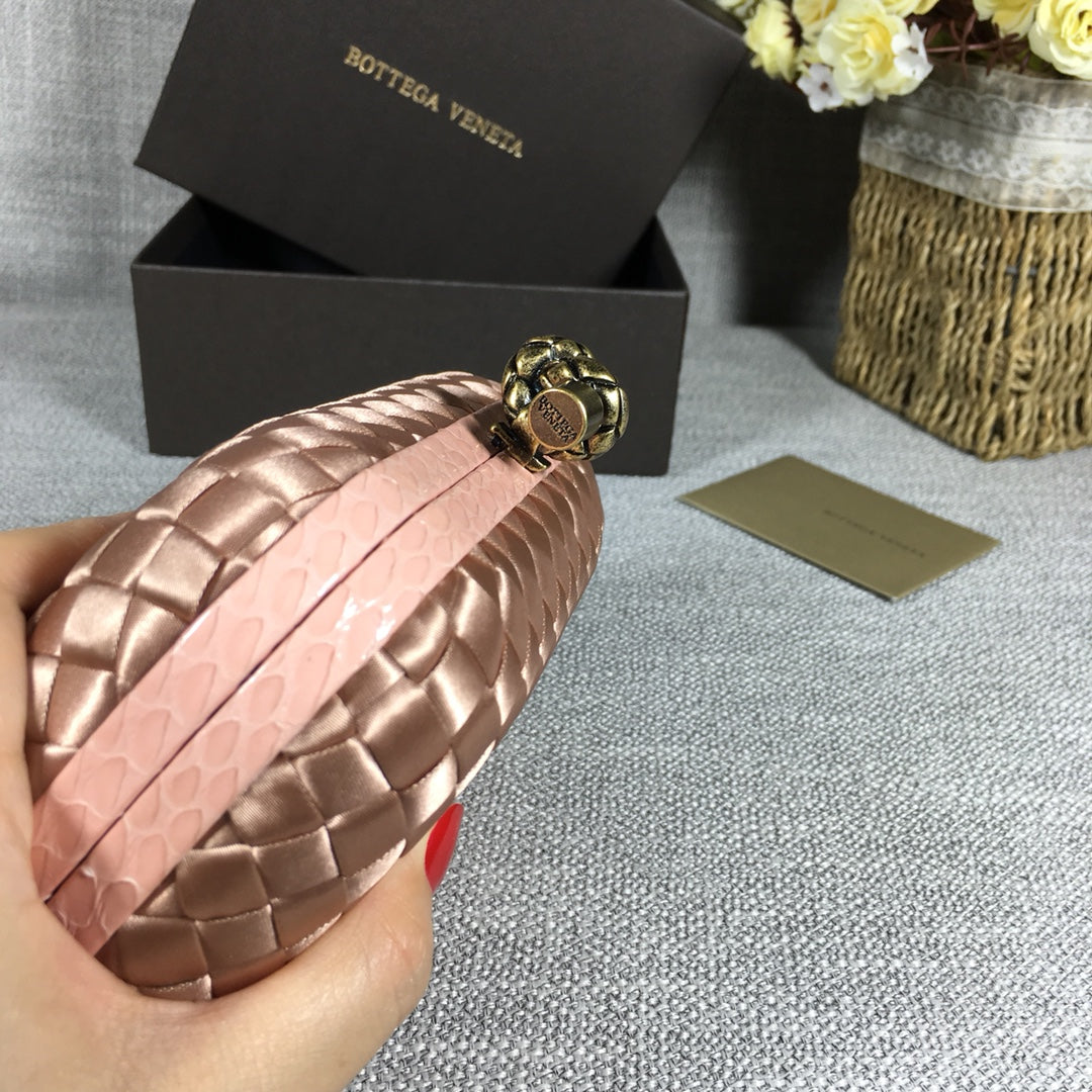 Bottega Veneta Knot 717622 Silk Light Pink