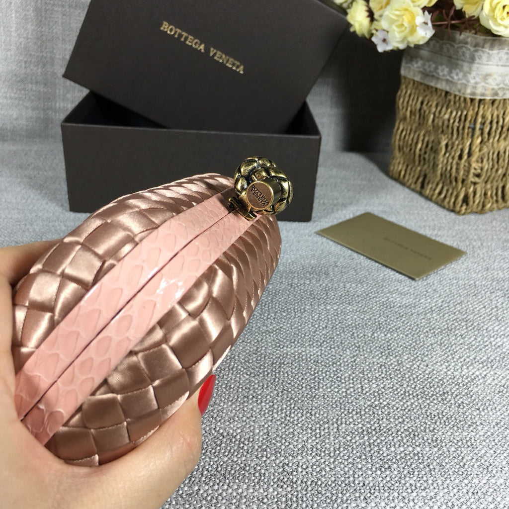Bottega Veneta Knot 717622 Silk Light Pink