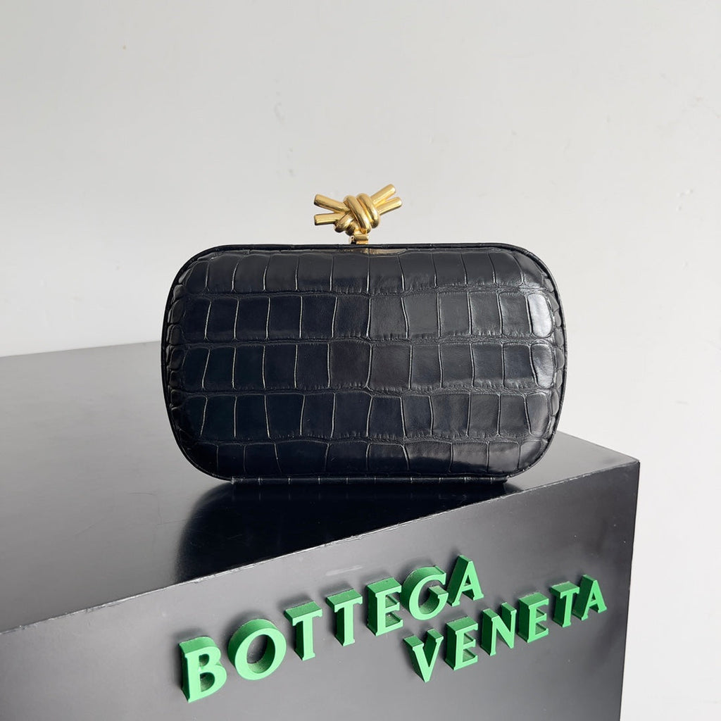 Bottega Veneta Knot  717622 Lambskin Black