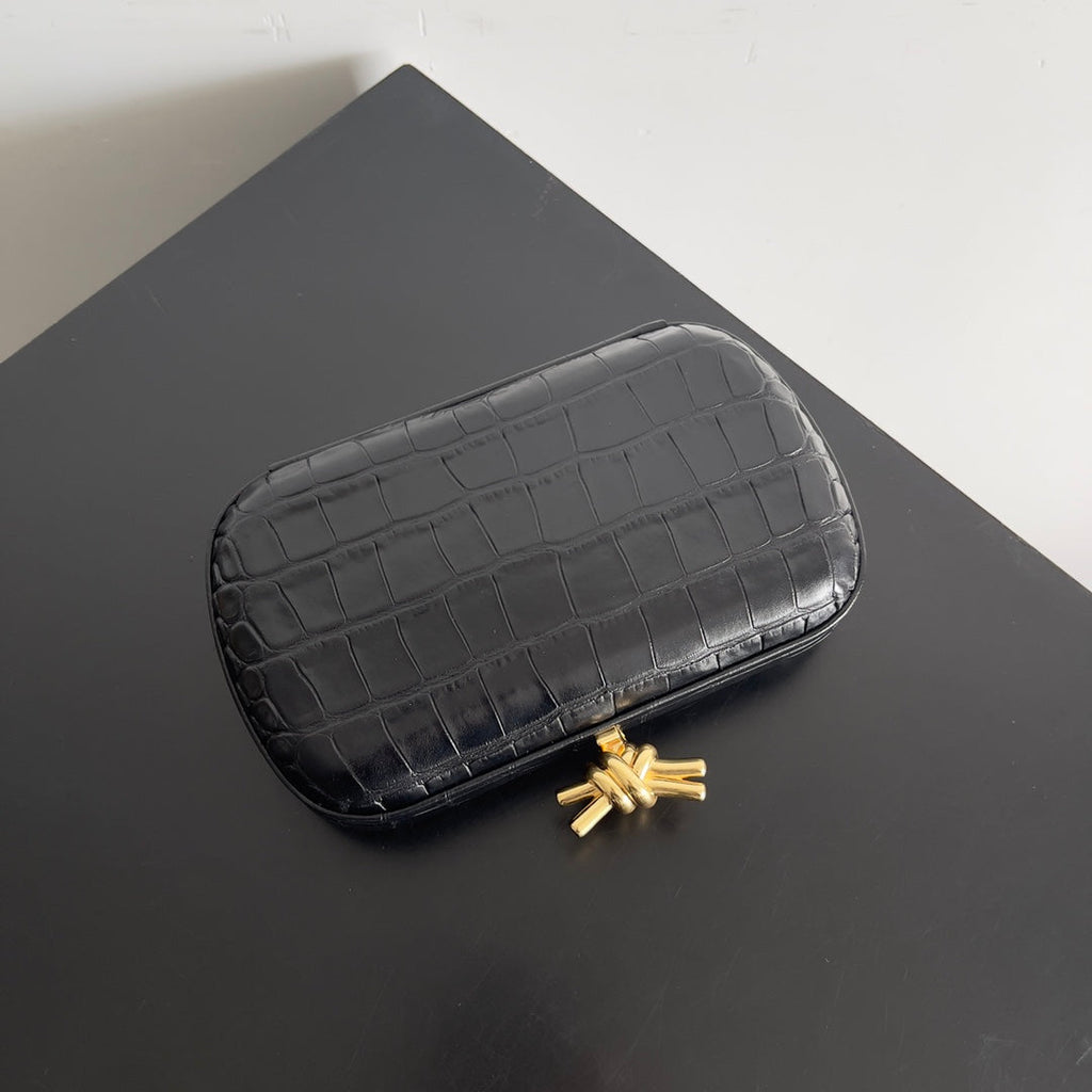 Bottega Veneta Knot  717622 Lambskin Black