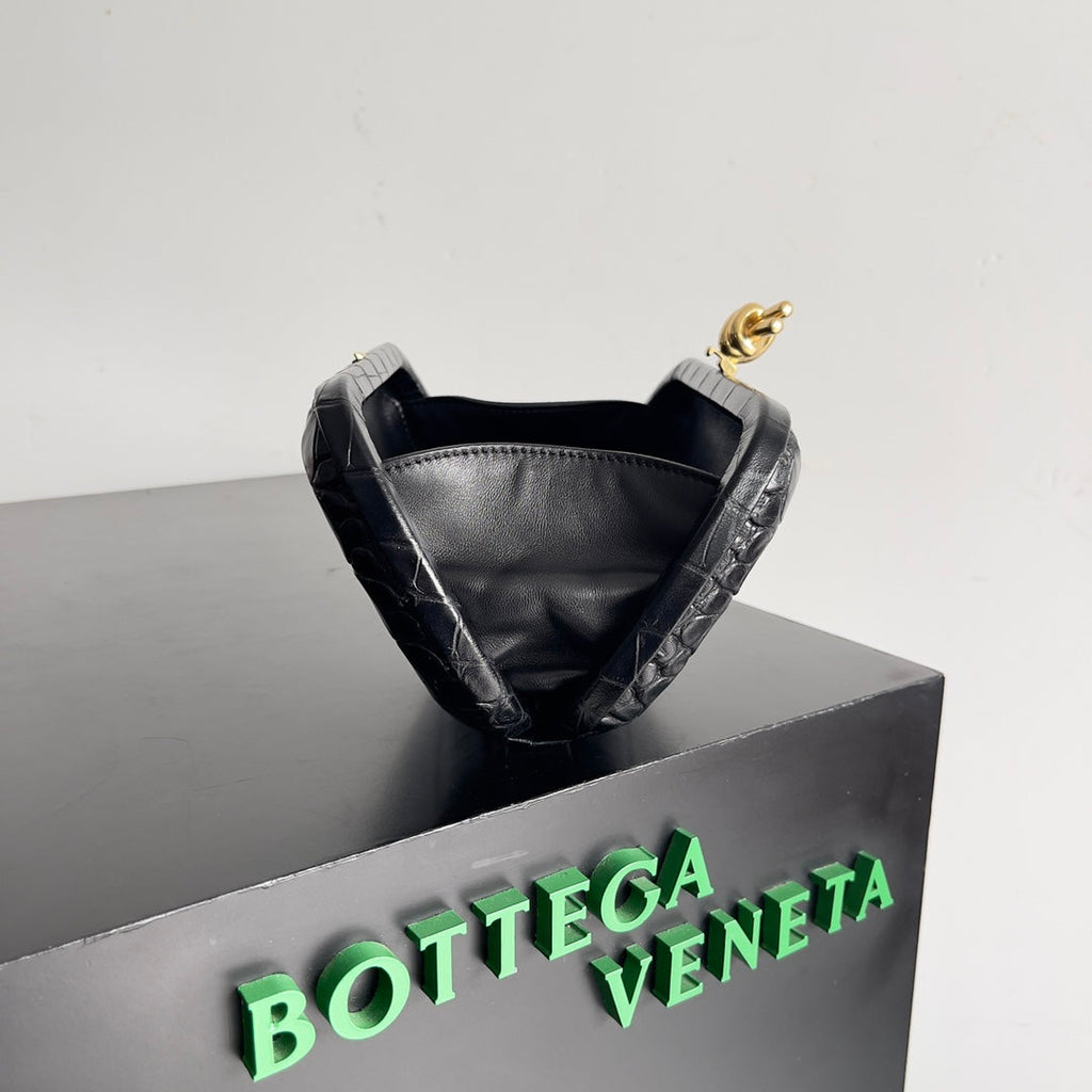 Bottega Veneta Knot  717622 Lambskin Black