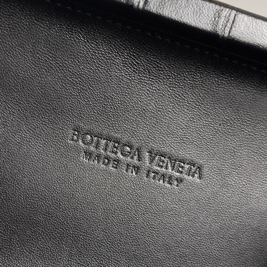 Bottega Veneta Knot  717622 Lambskin Black