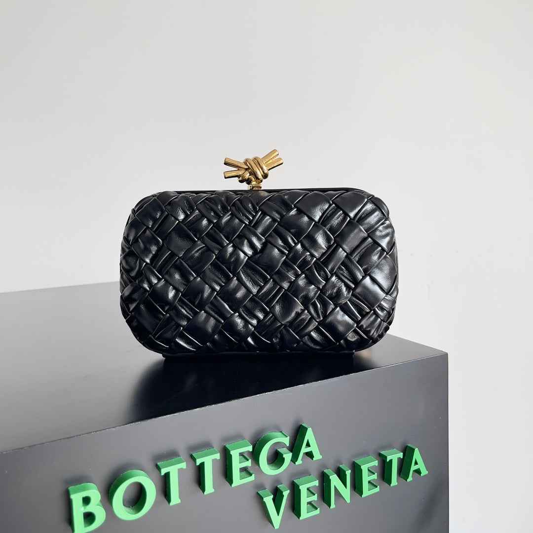 Bottega Veneta Knot Bag 717622 Calfskin Black