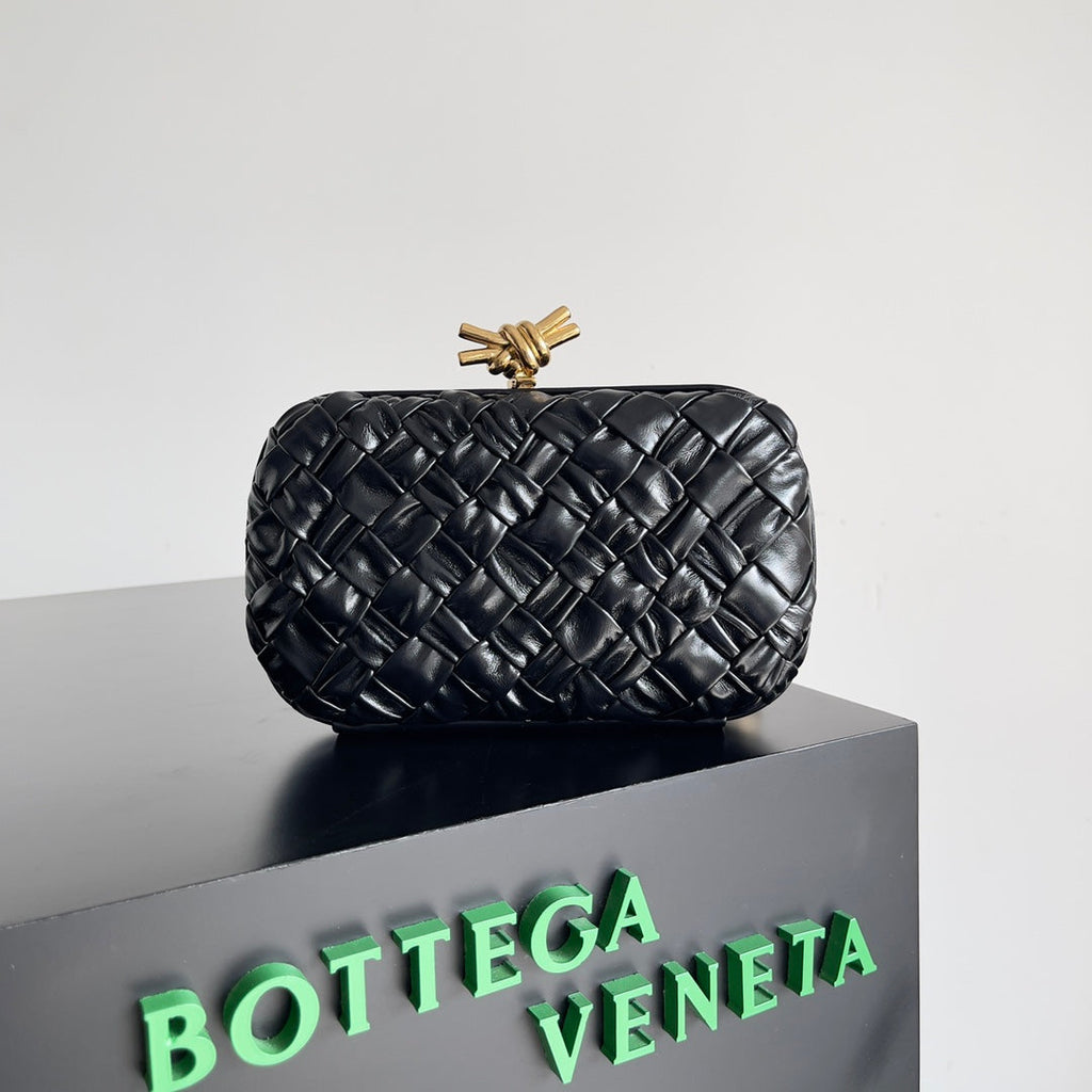Bottega Veneta Knot Bag 717622 Calfskin Black