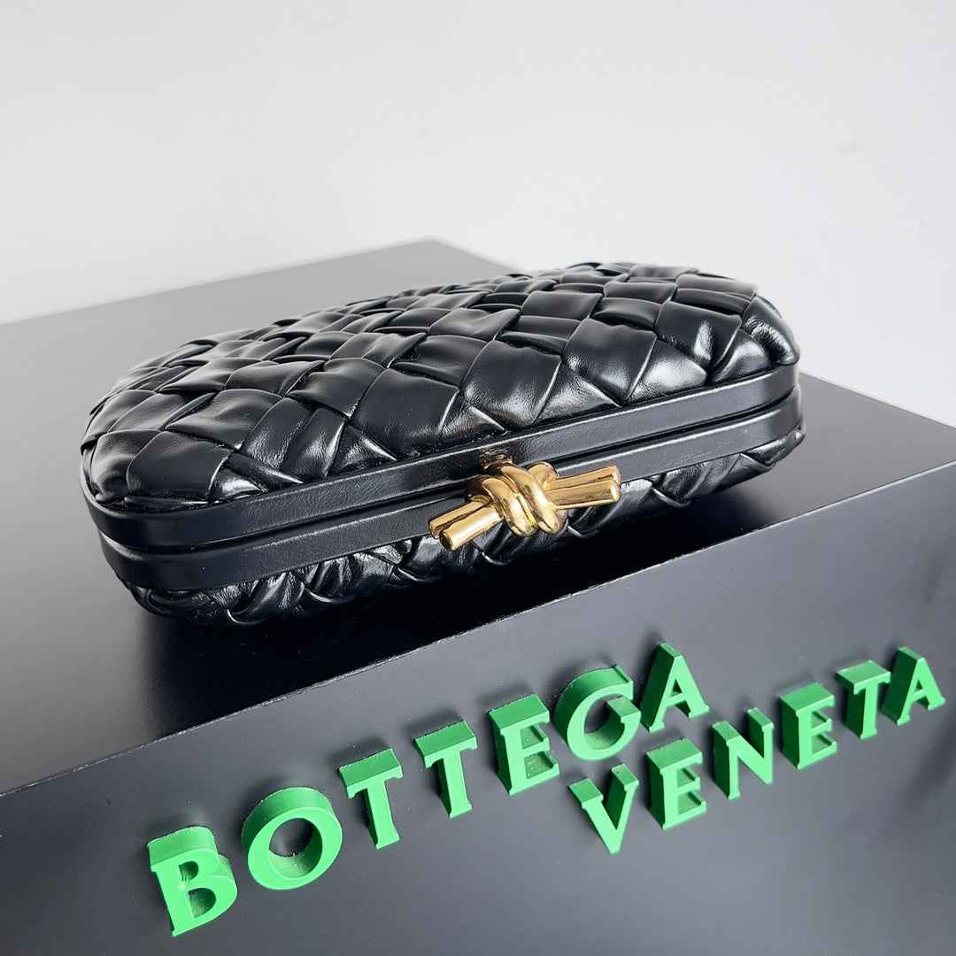 Bottega Veneta Knot Bag 717622 Calfskin Black