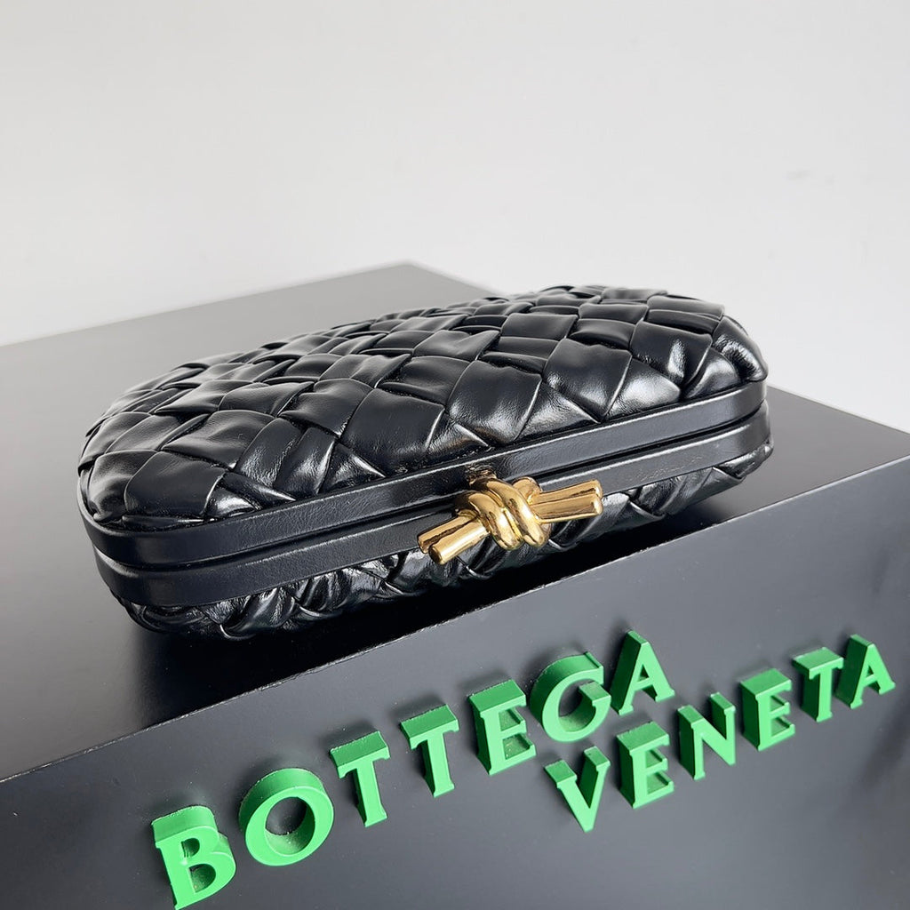 Bottega Veneta Knot Bag 717622 Calfskin Black