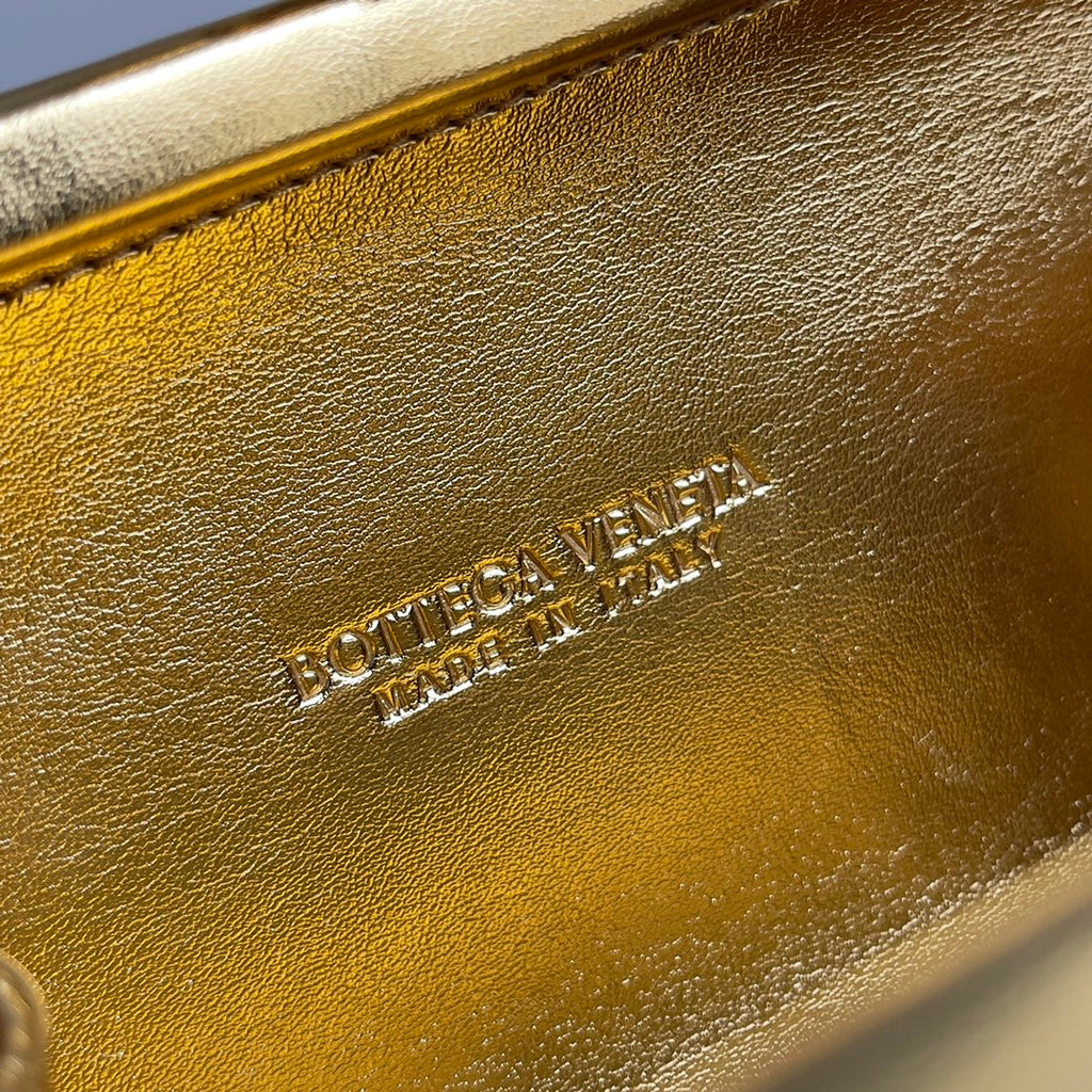 Bottega Veneta Knot Bag 717622 Calfskin Gold