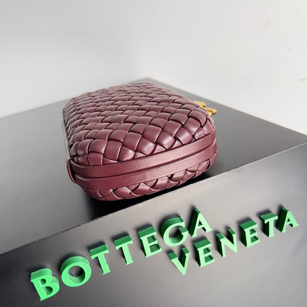 Bottega Veneta Knot Red Calfskin 717622
