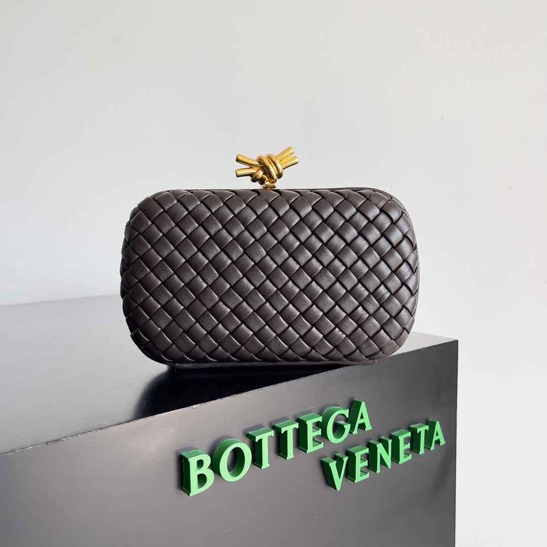Bottega Veneta Knot Brown Calfskin 717622